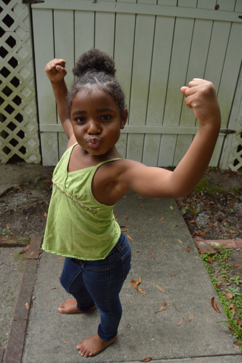 ing00dspirits:i told her “be strong!” and she did this with no hesitation.our black girls are little