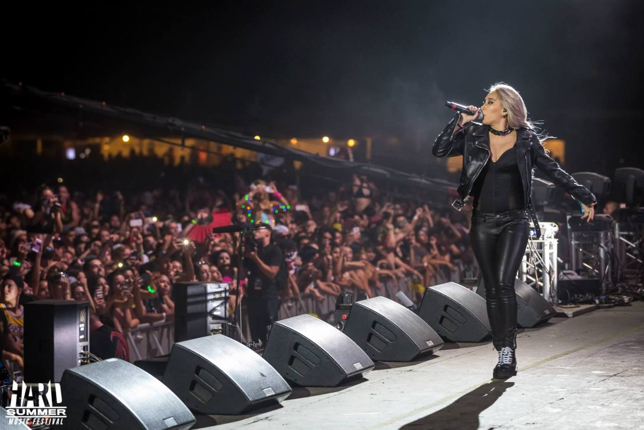 ygfamilyy:  CL @ 150803 2015 Hard Summer in LA!