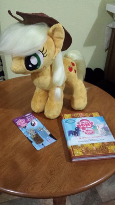 pony-fuhrer-bradley:  http://cgi.ebay.com/ws/eBayISAPI.dll?ViewItem&amp;item=111265443017 i just finished this one, and she comes with free stuff too please go check it out, the starting price its pretty low i kind of really need money now -_-  reblog