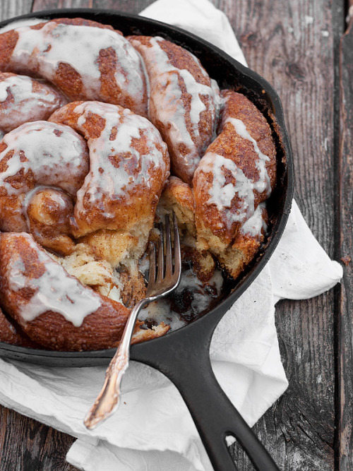 im-horngry: do-not-touch-my-food: Cinnamon Crunch Skillet Bread omg