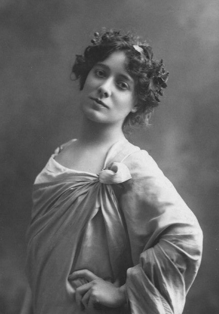 silent–era:Julia Marlowe photographed by Philip H. Rose c. 1890s