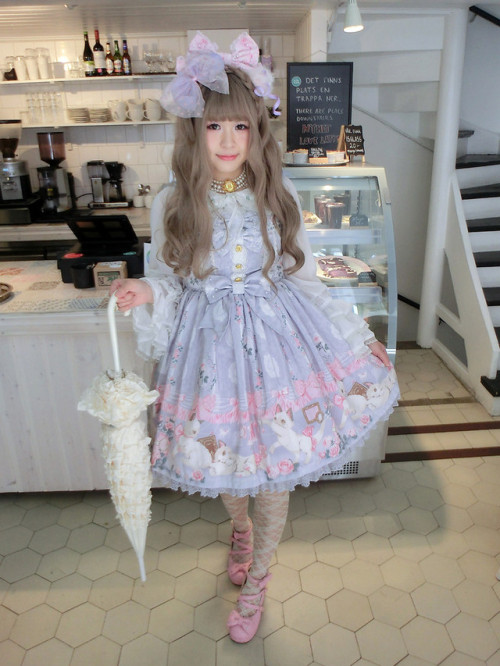 yannmmm:Today’s Outfit:  Angelic Pretty - Romantic Cat