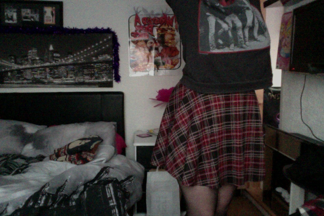 merladybaby:  GETTING COMFY WITH THE RAMONES I may or may not have accidentally deleted