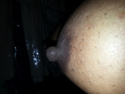 rufoj1s:  My baby’s 36DDDs perfect nipple!