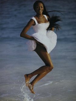 aleworldaddict: Naomi Campbell by Patrick Demarchelier for Vogue US May 1992