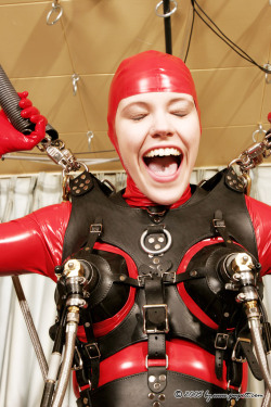 Rubbercoated:  Looks Like Fun.   Happy Bdsm