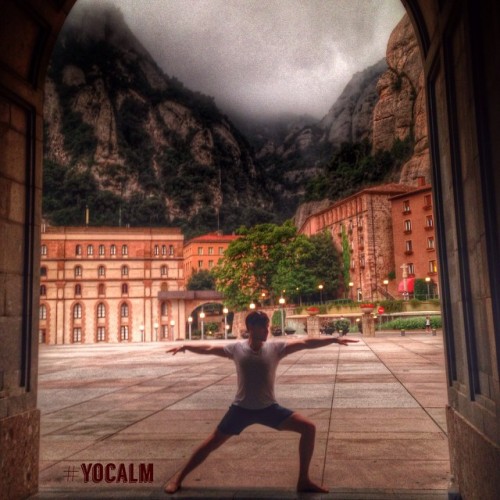 Warrior2 #yocalm #yoga #montserrat #fitness #travel #health #men #sunpoweryoga (at yocalm.com online