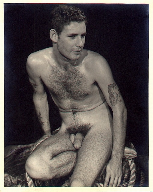 vintagehotmen:Follow me for more @ vintagehotmen.tumblr.com