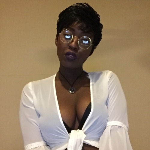 deebott:angelica-aswald:deebott:Miss goodie two shoes.@deebott is an actual goddess. ❤❤❤I love you s