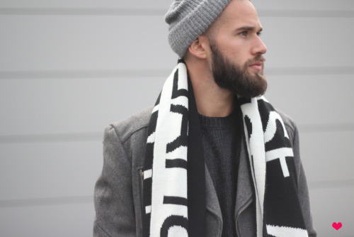 jaimetoutcheztoi: ELEVEN PARIS PERFECTO / JUMPER AND SCARF