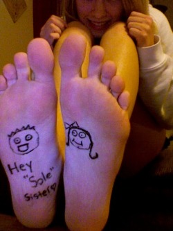 thoughtfultoes:  Ready to hookup with the perfect girl that’s sexy from her head to her toes? http://bit.ly/HerToes