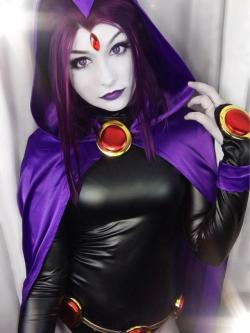 cosplayhotties:  Ri Care as Raven