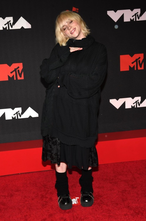 picsforkatherine: Billie Eilish at the 2021 MTV Video Music Awards