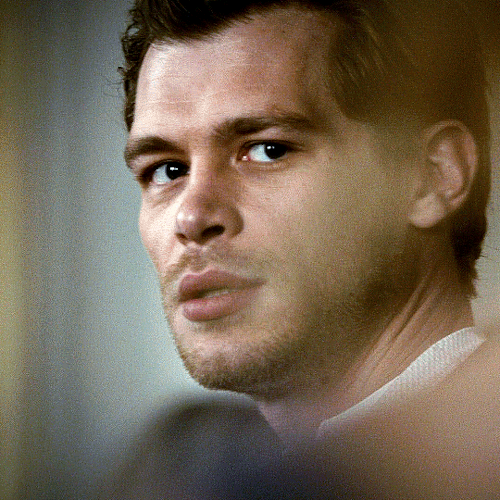 Klaus and Caroline in “Dangerous Liaisons” 