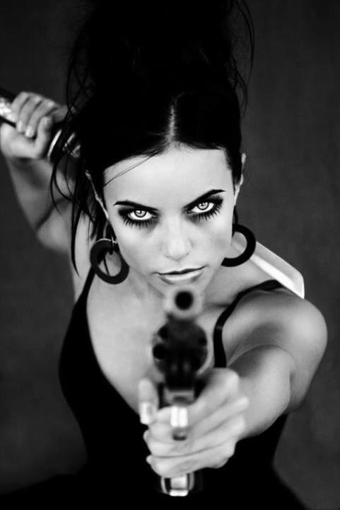 Sex guns-and-babes:  Babe with gun pictures