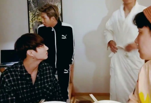 someone tell kook he’s being too obvious