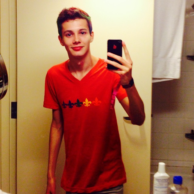 korytwinkmann:  Post Paramore madness, rainbow hair/shirt selfie. 