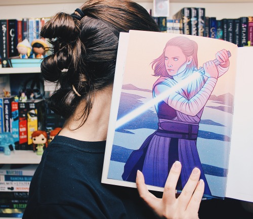 thepaige-turner: Lately I’ve been so obsessed with this book, Women of the Galaxy, and specifi