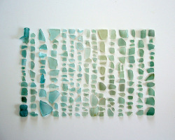 bkatzglass:  stacey-read:  Beautiful shades of blue to green sea glass.  Sea Glass coolness hues 