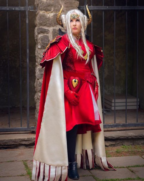 Edelgard von Hresvelg from Fire Emblem : el3phantbird // photo : @shanafeeleyphotography Two, two an