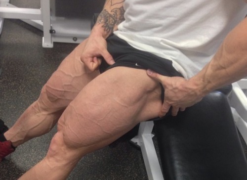 needsize:  Muscle stud keeps on growing. Looking hot all shaved down. Iain Valliere