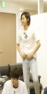 greyjoyofpyke:  what typically happens in the dorm: cnu strips down 