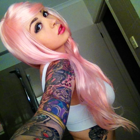 nekomarie:  I love pink hair. Maybe I can pretend to be Supersonico!!!! ^….^ 