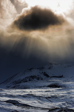owlghosts:  Godwozere (by Iceland Aurora
