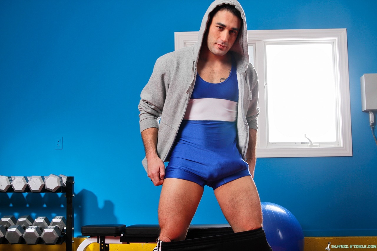 yoursinismypleasure:  Worshipping Samuel O’Toole and his monster tool. Would love