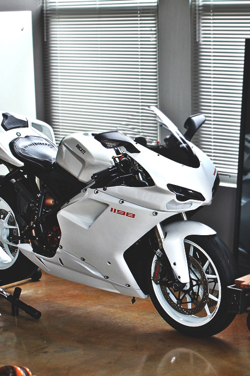 RACE CAFE