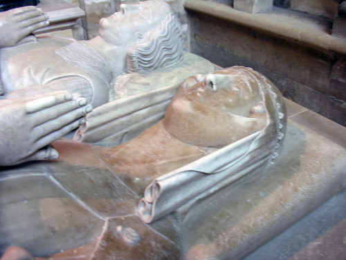 Tomb effigies of Louis, Count of Évreux and his wife Marguerite d'Artois, made in 1318