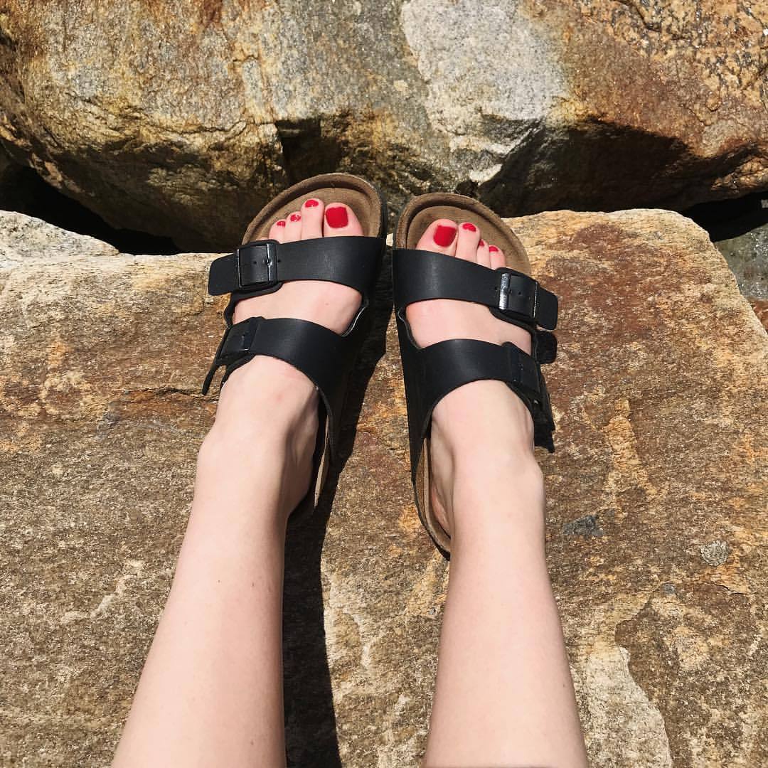 Summer shoes for all walks along the seawall 👣 #birkenstock #shoefie # ...