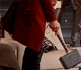 buckeed:sexualthorientation:thor gif challenge: [3/3] outfits↳the deep red long sport coat that ruin