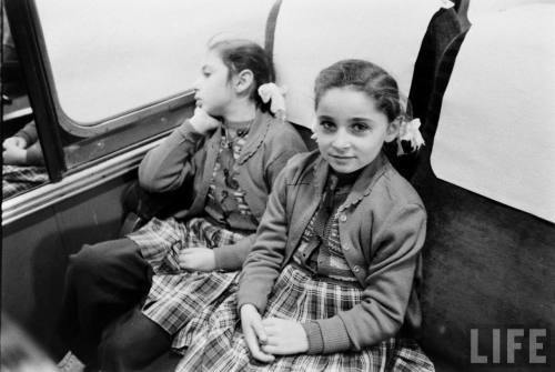 Hungarian refugees(Carl Mydans. 1956?)