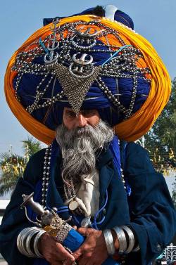 asphodelimago: jumpingjacktrash:  lilacsofthedead:  jumpingjacktrash:  camwyn:  ethnoworld:  Sikh warrior,India You will never have neck and shoulder muscles as impressive as this man.  i’m impressed and a little intimidated but sir, WHY is your turban