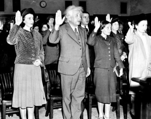 Albert Einstein, his secretary Helen (Left), and daughter Margaret (Right) Becoming U.S. citizens to avoid returning to Nazi Germany, 1940. Check this blog!