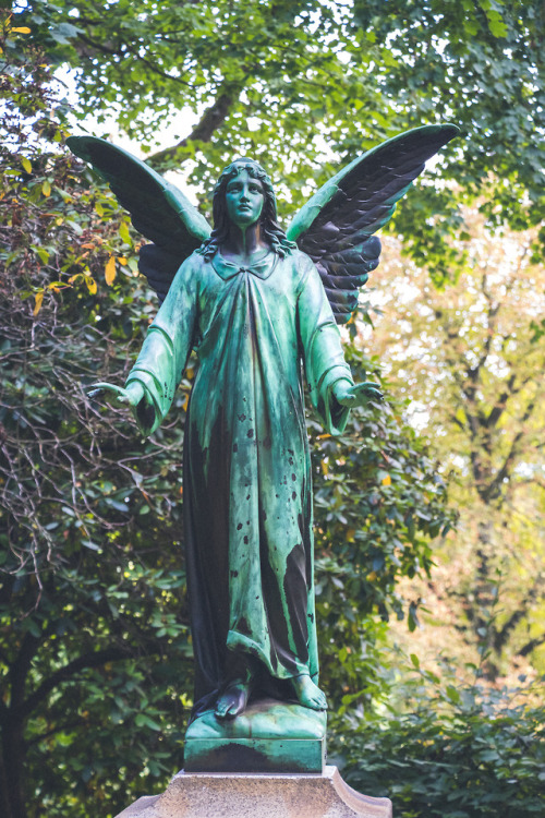 Don’t look away from the weeping angels.Figure at St Nicholas cemetery, Chemnitz-