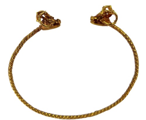 sadighgallery:Persian. 22k solid gold bracelet with a decorative ram’s head on each terminal. 