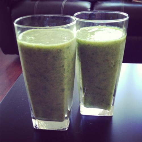 #green #smoothie #kale #sourgrapes #mango #strawberry #peach #banana