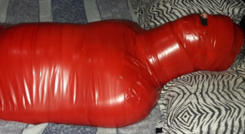 slaverubbergimp:mmmmpppphhhh!!!!!!!!!