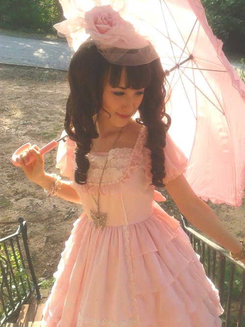 pinkcutenesswonderland:  6.19.14. PRINCESS DAY! Haahaha. A simple plain coord for today,I still loooove my petticoat. It made this dress fluff soo well . 