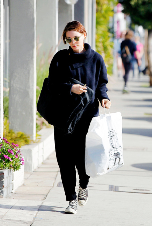 rooneydaily: Rooney Mara out in West Hollywood