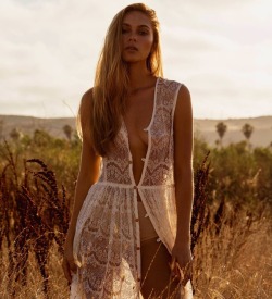 seethru-outfit:  Just one more button. http://tiny.cc/mxqtiy