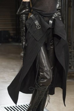 perfectfashiondetails:Ann Demeulemeester Fall 2018