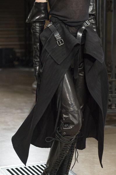 perfectfashiondetails:Ann Demeulemeester Fall 2018