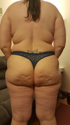 Pronger444: Happy Thong Thursday!