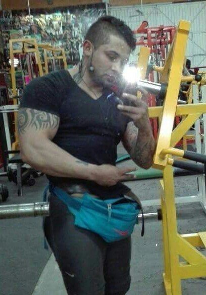 tuopcion0:  zaiidd:#heteroengañado De los mas dificiles y mejor cuerpo, entrenador de gym y muy seguro de si mismo el wey..  De donde es este macho, es chileno ?