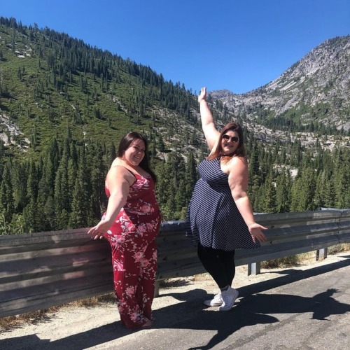 Beautiful views on the side of the road #effyourbeautystandards #honormycurves #fatfashion #psblogge