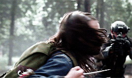 jessicahenwicks:You know who she is, Logan. Does she remind you of anybody?