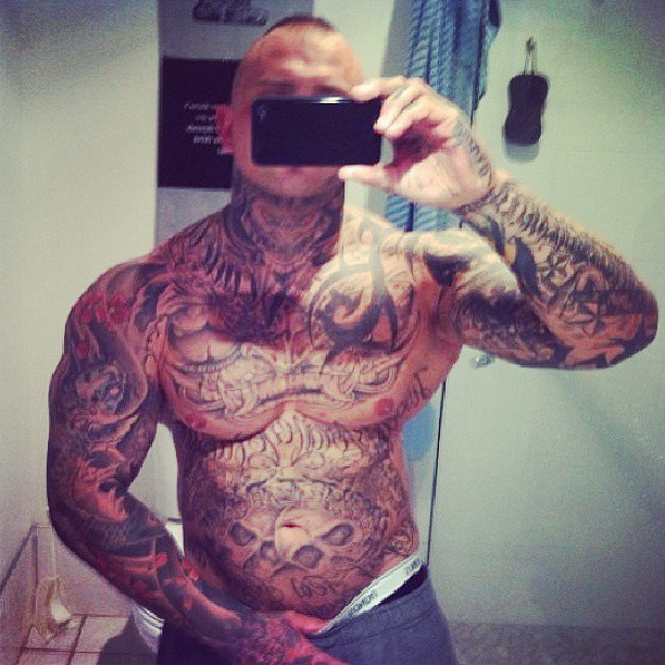 andrewbivaldi:  OMG! …. I’M PREGNANT. ;) LOL. #BABYDADDY #DREAMMAN #TATTEDUP
